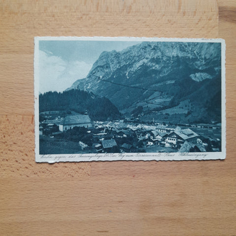 AK Werfen gegen das Tennengebirge Weg zum Eisriesenwelt-Haus Höhleneingang.