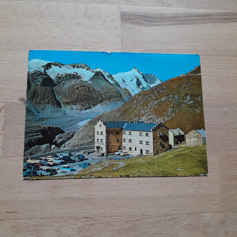 AK Glockner-Haus mit Großglockner u. Pasterzengletscher.
