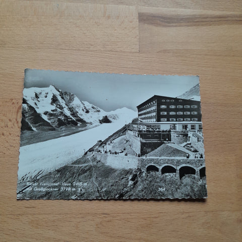 AK Kaiser Franzjosef-Haus mit Grossglockner, Johannisberg und Pasterzengletscher.