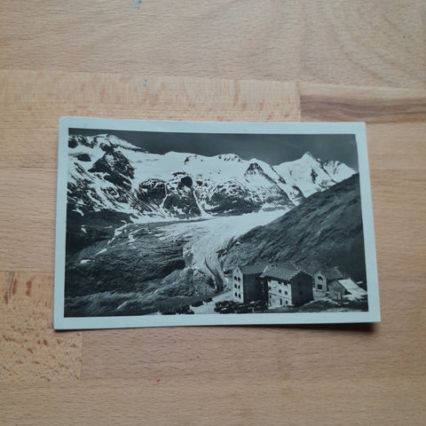 AK Glocknerhaus gegen Großglockner.