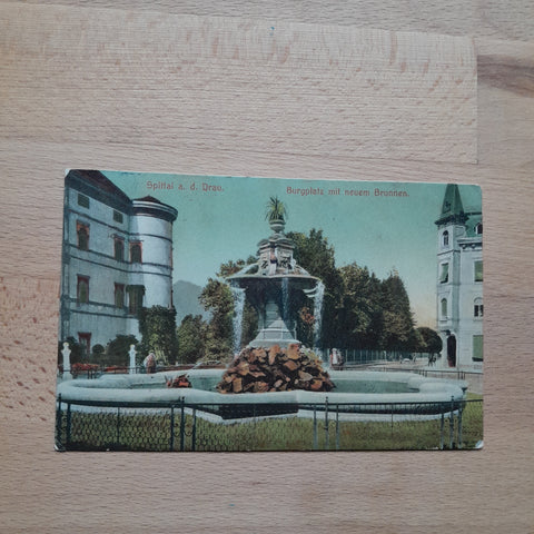 AK Spittal an der Drau. Burgplatz mit neuem Brunnen. (Kopie)