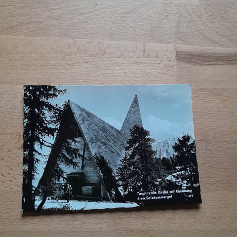 AK Tauplitzalm. Kirche mit Grimming.