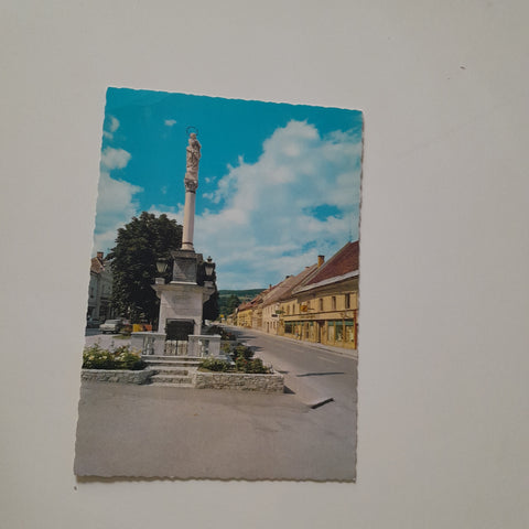 AK Neumarkt. Marktplatz mit Pestsäule.
