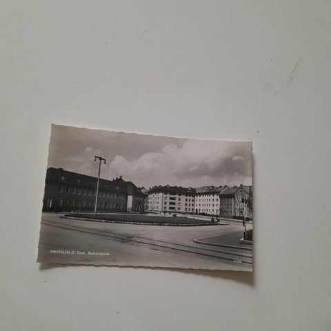 AK Knittelfeld. Bahnhofplatz.