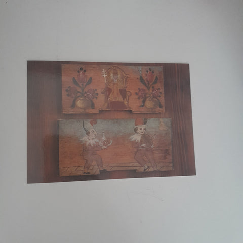 AK Graz Joanneum. Abteilung für Volkskunde. Zwei bemalte Bienenstockbrettchen.