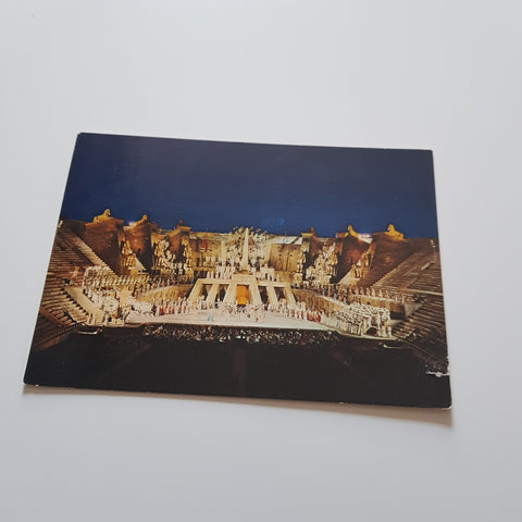 AK Verona. Arena. Una serata di spettacolo lirico.