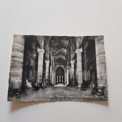 AK Verona. Chiesa di S. Anastasia. Interno.