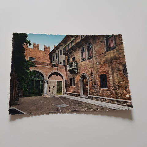 AK Verona. Cortile della Casa di Giulietta. Il Balcone.