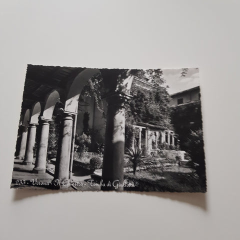 AK Verona. Il Chiostro Tomba di Giulietta.