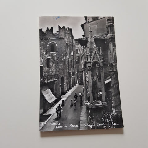 AK Verona. Casa di Romeo. Dettaglio Tombe Scaligeri.
