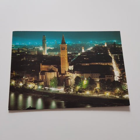 AK Verona. Panorama. Notturno.