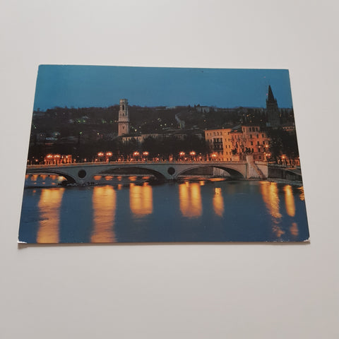 AK Verona. Panorama. Notturno.