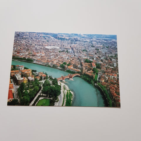 AK Verona. Veduta aerea dell'Adige con Castelvecchio.