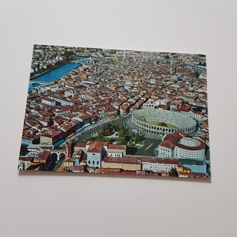AK Verona. Panorama dall'aereo con arena.