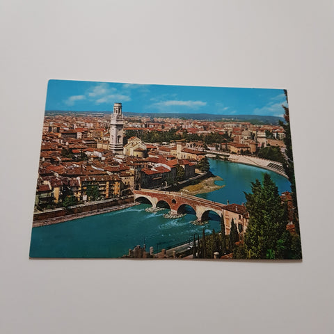 AK Verona. Panorama con Ponte Pietra.