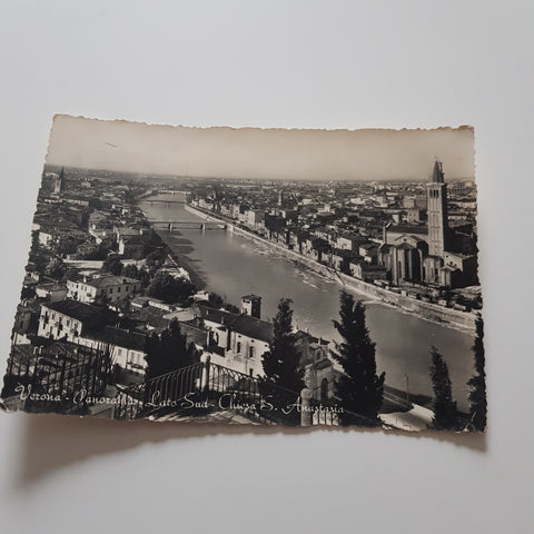 AK Verona. Panorama. Lato Sud Chiesa S. Anastasia.