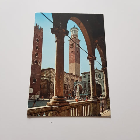 AK Verona. Piazza dei Signori.