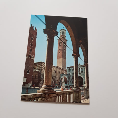 AK Verona. Piazza dei Signori.