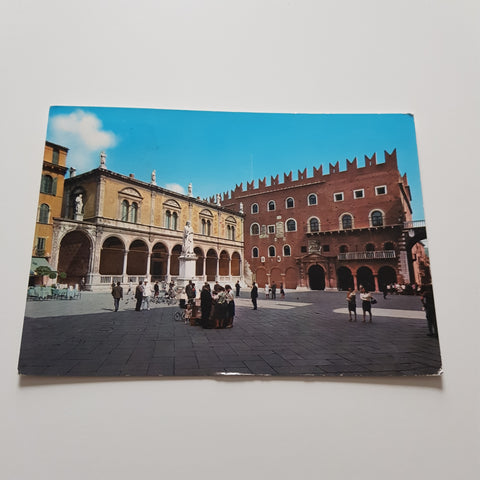 AK Verona. Piazza Dante.