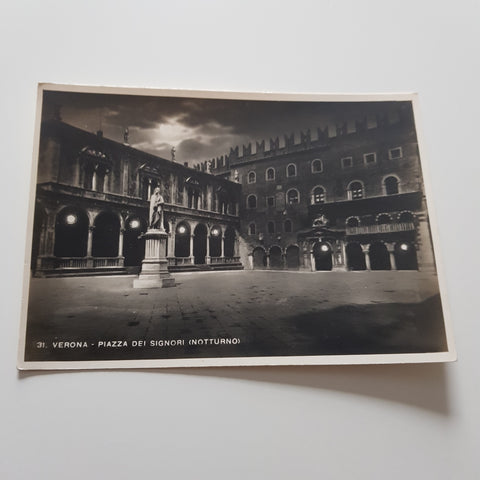 AK Verona Piazza dei Signori. (Notturno)