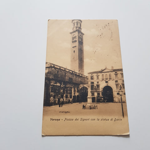 AK Verona Piazza dei Signori con la statua di Dante.