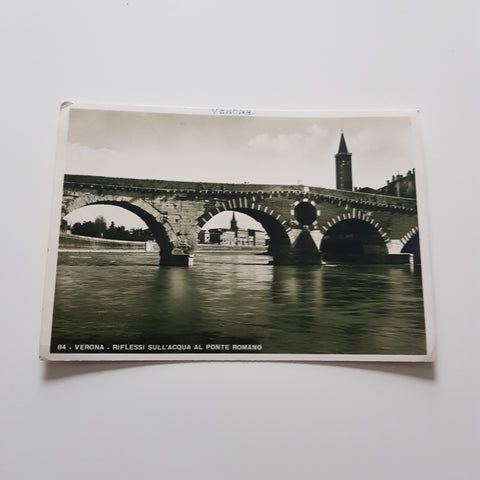 AK Verona. Riflessi sull'Acqua al Ponte Romano.