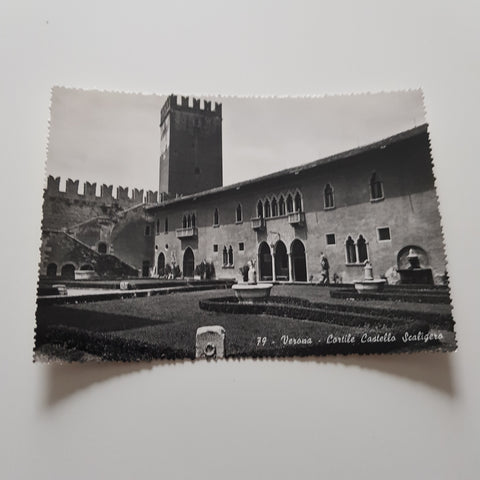 AK Verona Cortile Castello Scaligero.