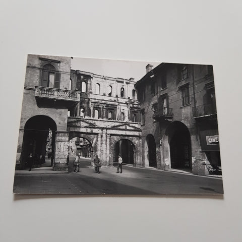 AK Verona. Portoni Borsari.