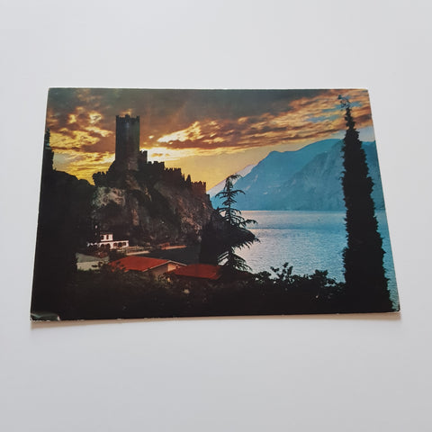 AK Malcesine. Lago di Garda. Il castello al tramonto.