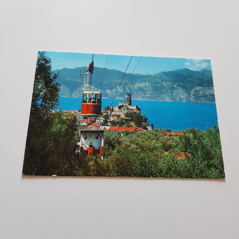 AK Malcesine. Lago di Garda. Il Castello Scaligero Partenza funivia per Monte Baldo.