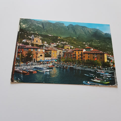 AK Malcesine. Lago di Garda. Il porticciolo con Monte Baldo.
