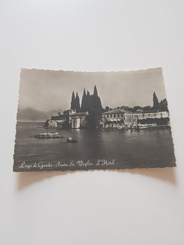 AK Punta S. Vigilio. Lago di Garda. L'Hotel.