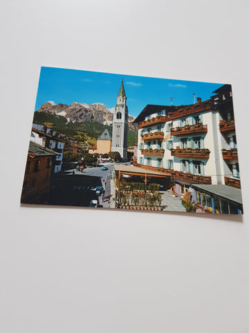 AK Cortina d'Ampezzo. Piazza Venezia e le Tofane.