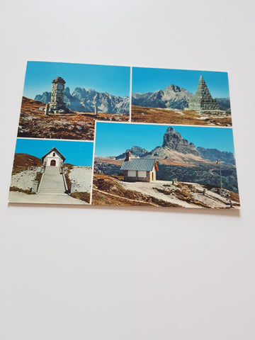 AK Monte Piana. Chiesetta in memoria dei Caduti della Guerra 1915/18 Monumenti al Fante a ai Bersaglieri.