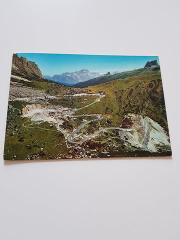 AK La strada delle Dolomiti al Passo Falzarego.