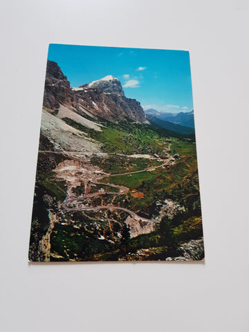 AK Strada delle Dolomiti al Passo Falzarego.