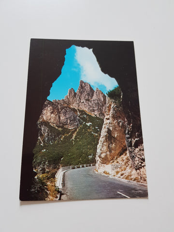 AK Strada delle Dolomiti al Passo Falzarego.