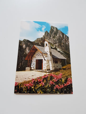 AK Passo Falzarego. Chiesetta.