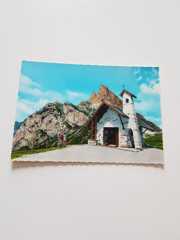 AK Passo Falzarego. Chiesetta.