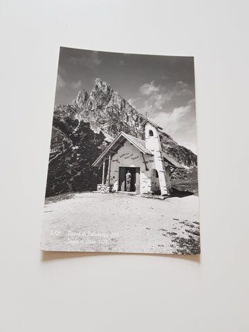 AK Passo Falzarego. Chiesetta.