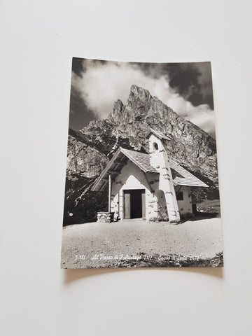 AK Passo Falzarego. Chiesetta.