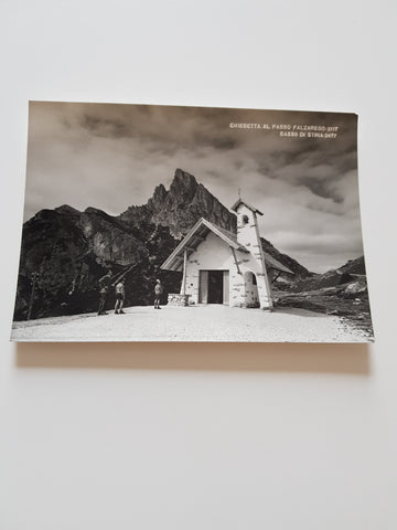 AK Passo Falzarego. Chiesetta.