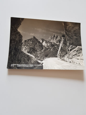 AK Strada delle Dolomiti al Passo Falzarego.