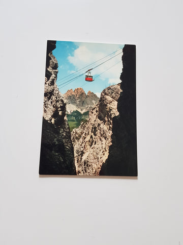 AK Funivia Cortina Faloria verso il Monte Cristallo.