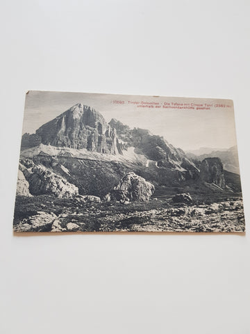 AK Die Tofana mit Cinque Torri unterhalb der Sachsendankhütte.