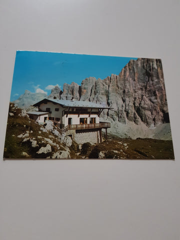 AK Rifugio A. Tissi verso il Civetta.