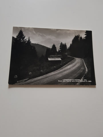 AK Lorenzago di Cadore. Strada della Mauria sullo sfondo l'Antelao.
