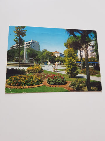 AK Grado. I Giardini e la fontana.