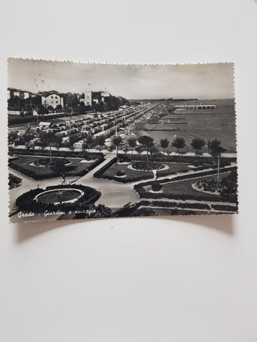 AK Grado. Giardini e spiaggia.