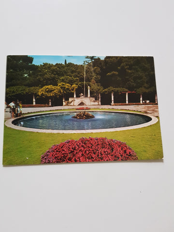 AK Trieste Parco di Miramare - il piazzale del castello.